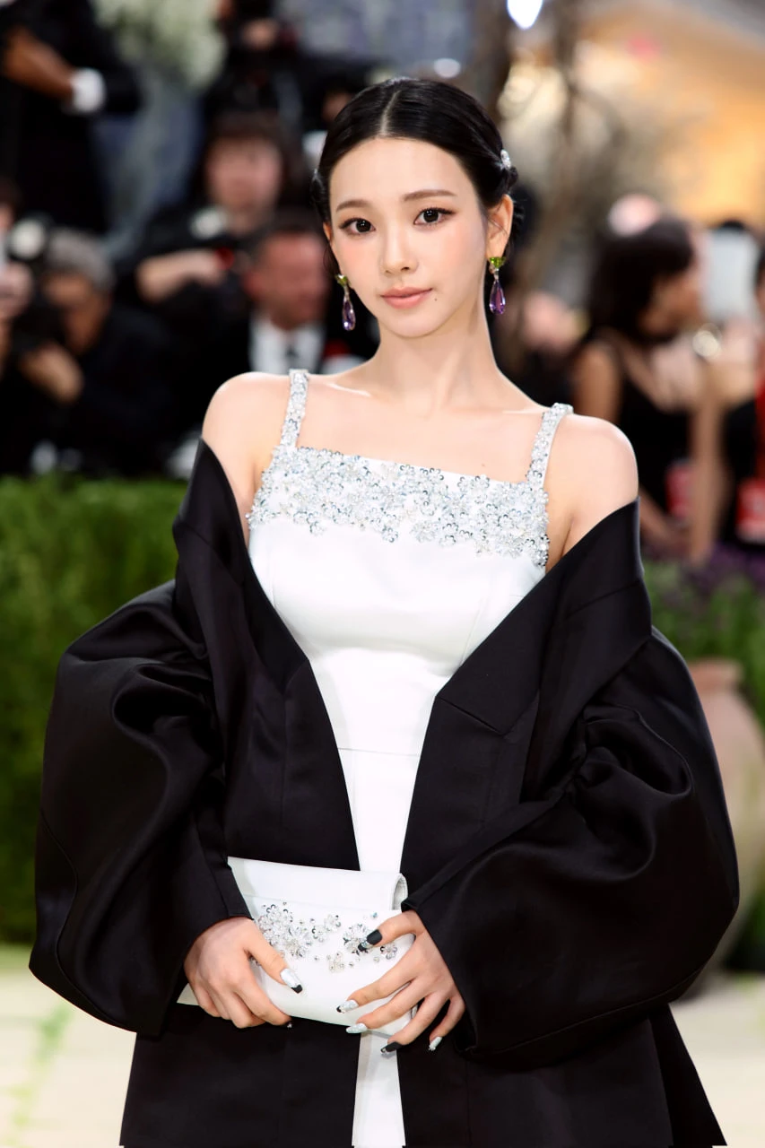 Karina aespa tại thảm đỏ Met Gala 2026