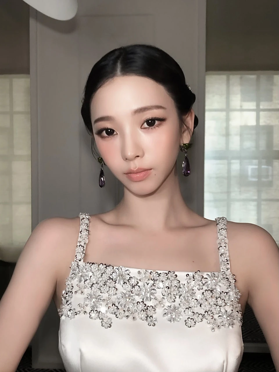 Vẻ đẹp vô thực của Karina tại sự kiện thời trang danh giá